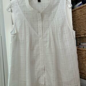 White Sleeveless Boxy Blouse with Mandarin Collar
